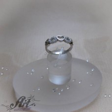 Сребърен дамски пръстен с циркони "Сърце" R-1133